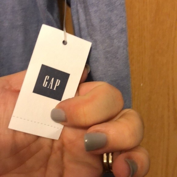 Gap long sleeve size medium blue Ombre with front pocket - Picture 5 of 7